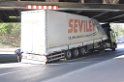 LKW blieb haengen Koeln Innere Kanalstr P13